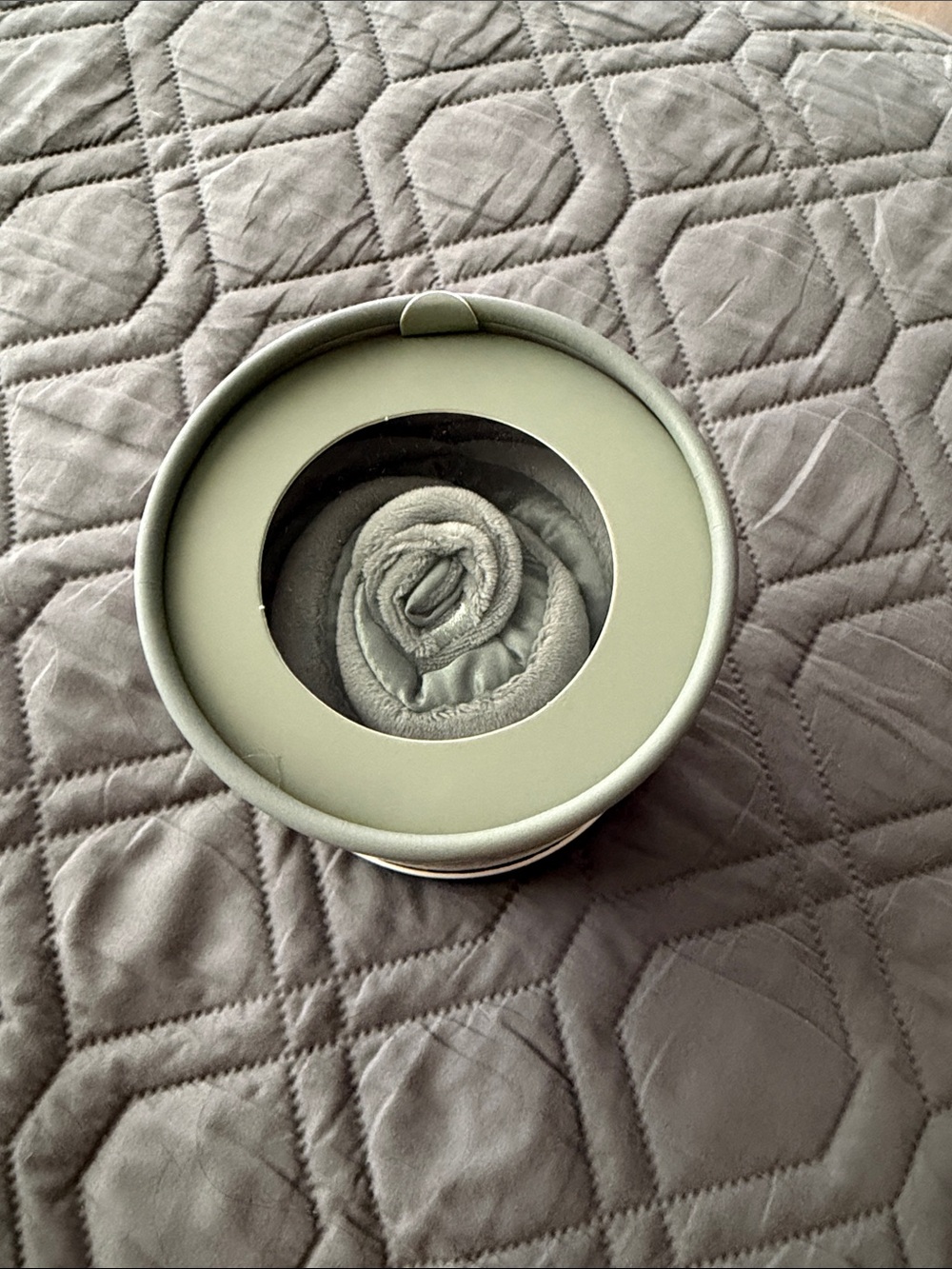 Silk Nodpod Eye Mask in Willow green - brand new - Picture 7 of 7